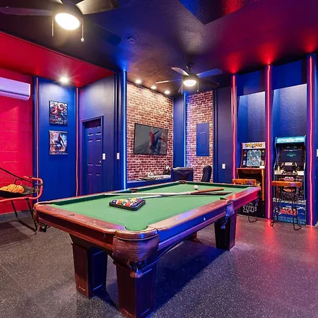 7819 - 6 Quartos / 4 Banheiros | Piscina Privativa | Sala De Jogos Dos Vingadores